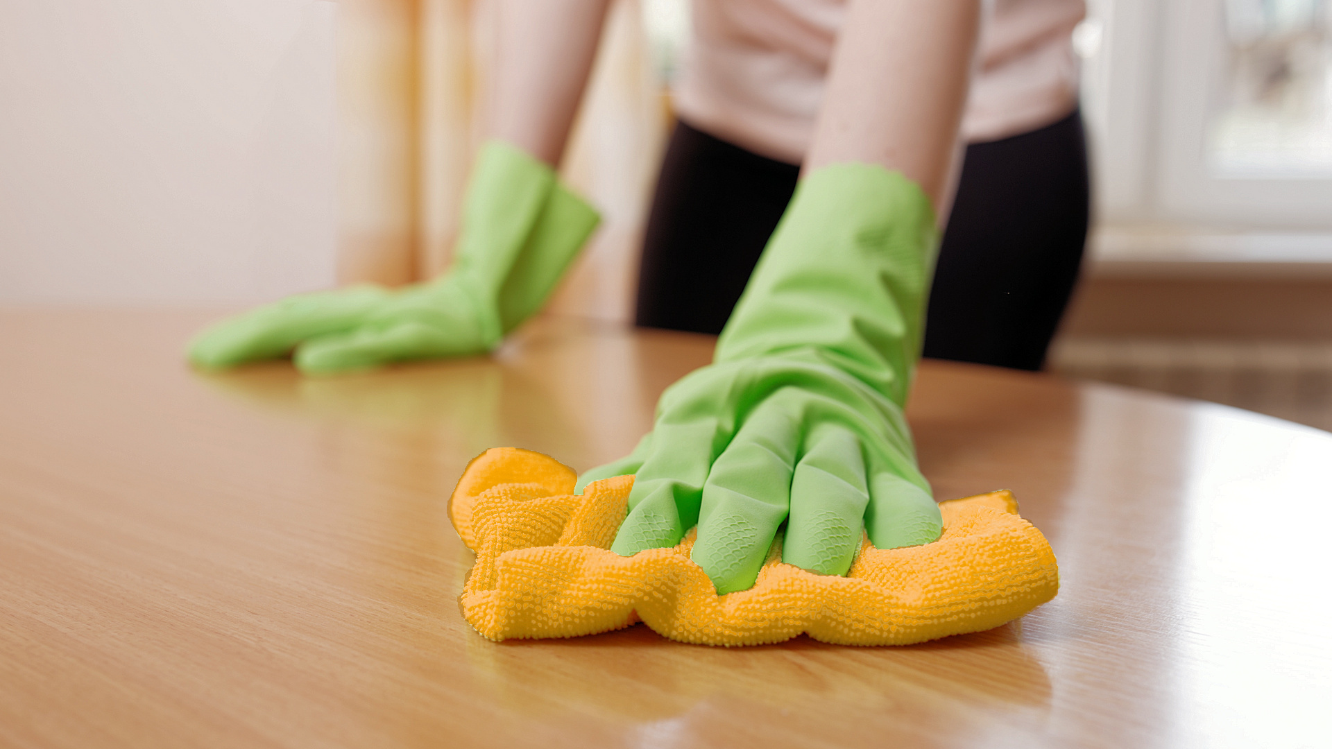 Microfiber rags are best for the cleaning