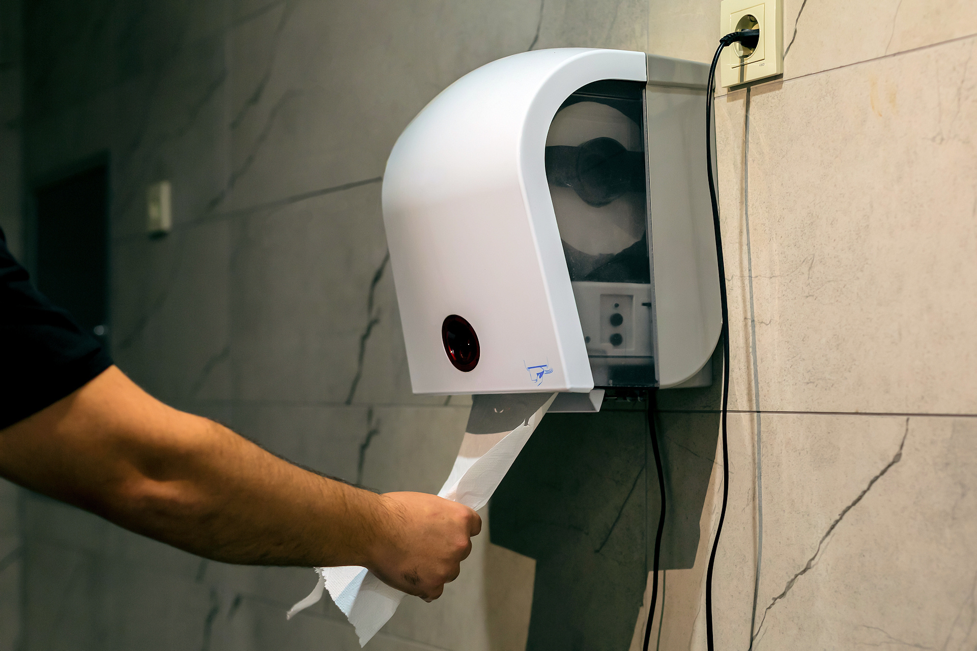 How to pick the best commercial paper towel dispenser for your business or office