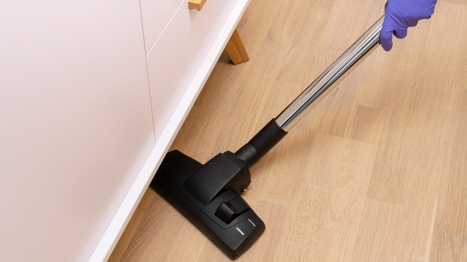 How to clean hard to reach places